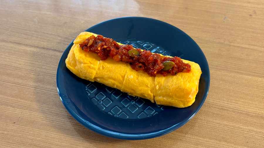 コストコのシアッチョッを卵焼きに乗せた写真